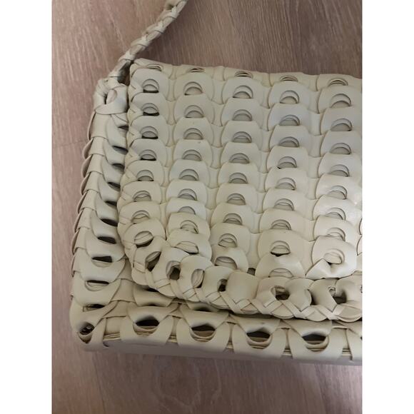 Crochet Leather Cream Woven Crossbody Purse Linked Medallion - Picture 3 of 11